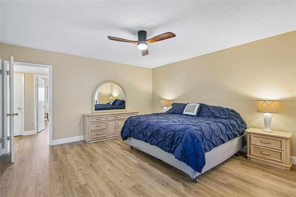 2380 WORLD PARKWAY BOULEVARD — photo 23 of 77