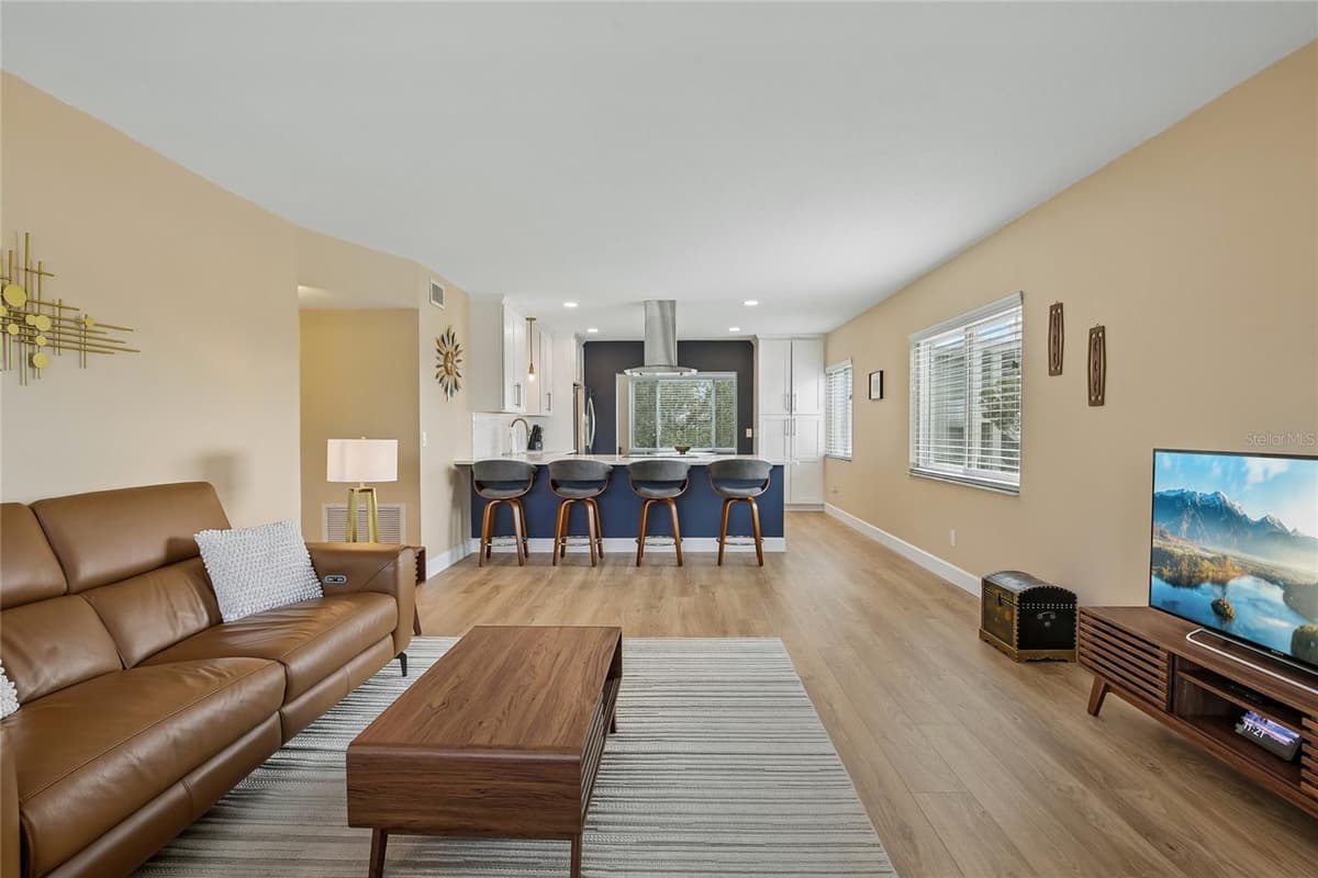 2380 WORLD PARKWAY BOULEVARD — photo 9 of 77