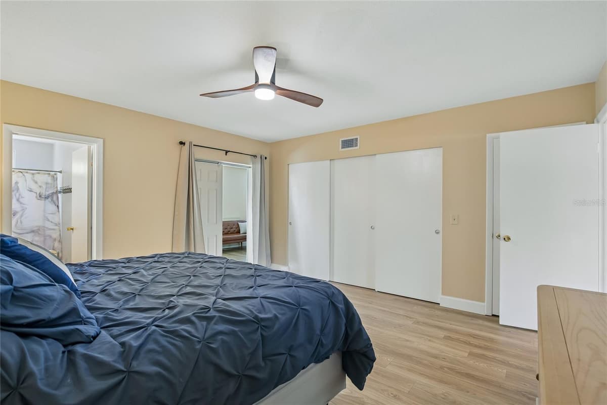2380 WORLD PARKWAY BOULEVARD — photo 24 of 77