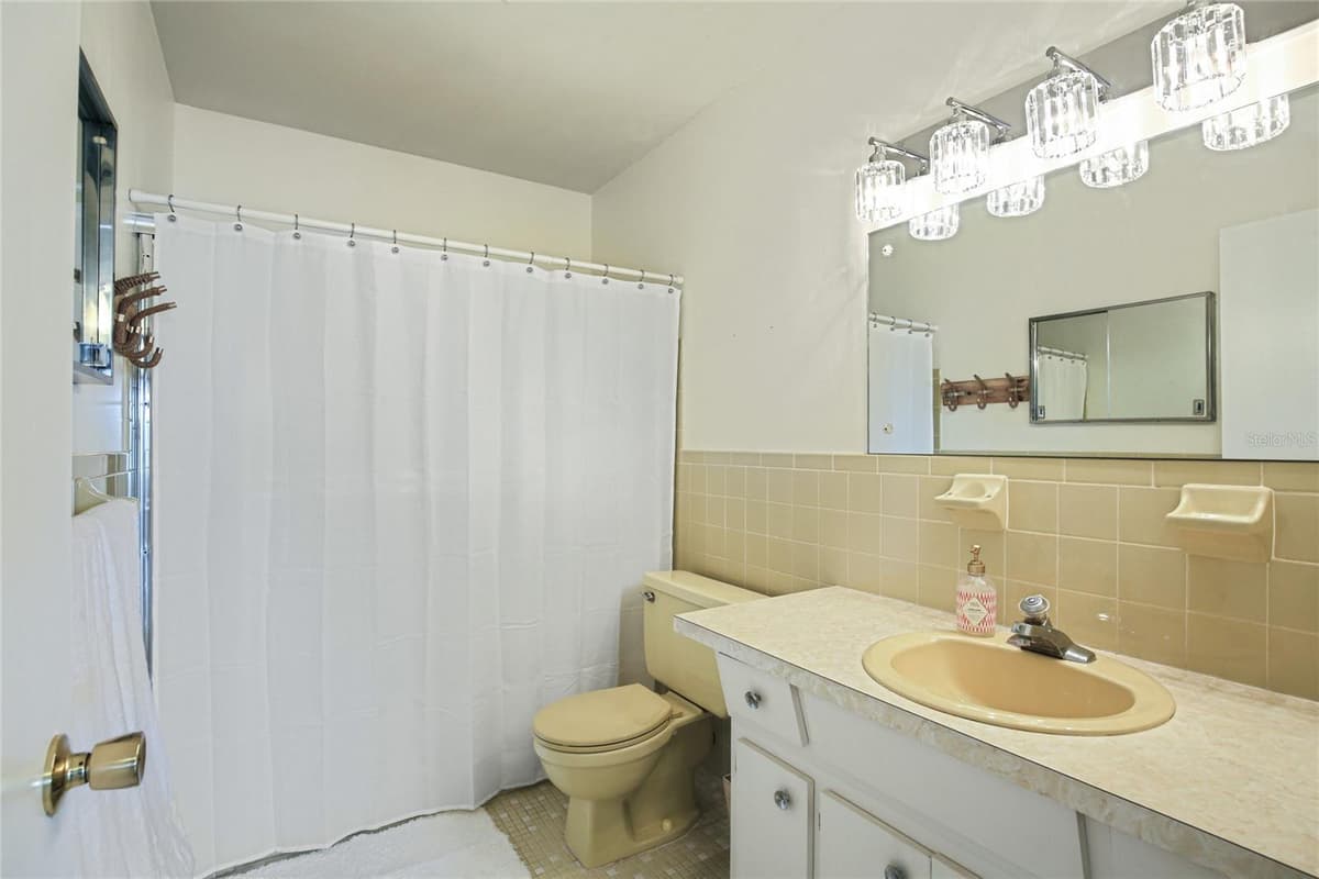 2380 WORLD PARKWAY BOULEVARD — photo 27 of 77