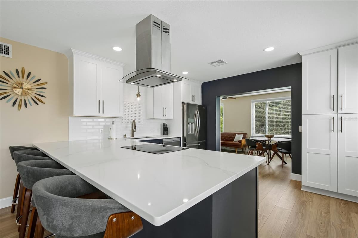 2380 WORLD PARKWAY BOULEVARD — photo 13 of 77
