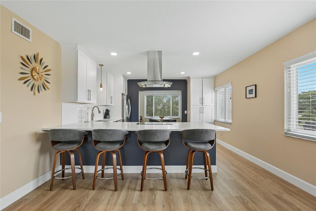 2380 WORLD PARKWAY BOULEVARD — photo 12 of 77