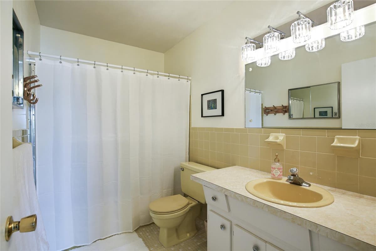 2380 WORLD PARKWAY BOULEVARD — photo 28 of 77