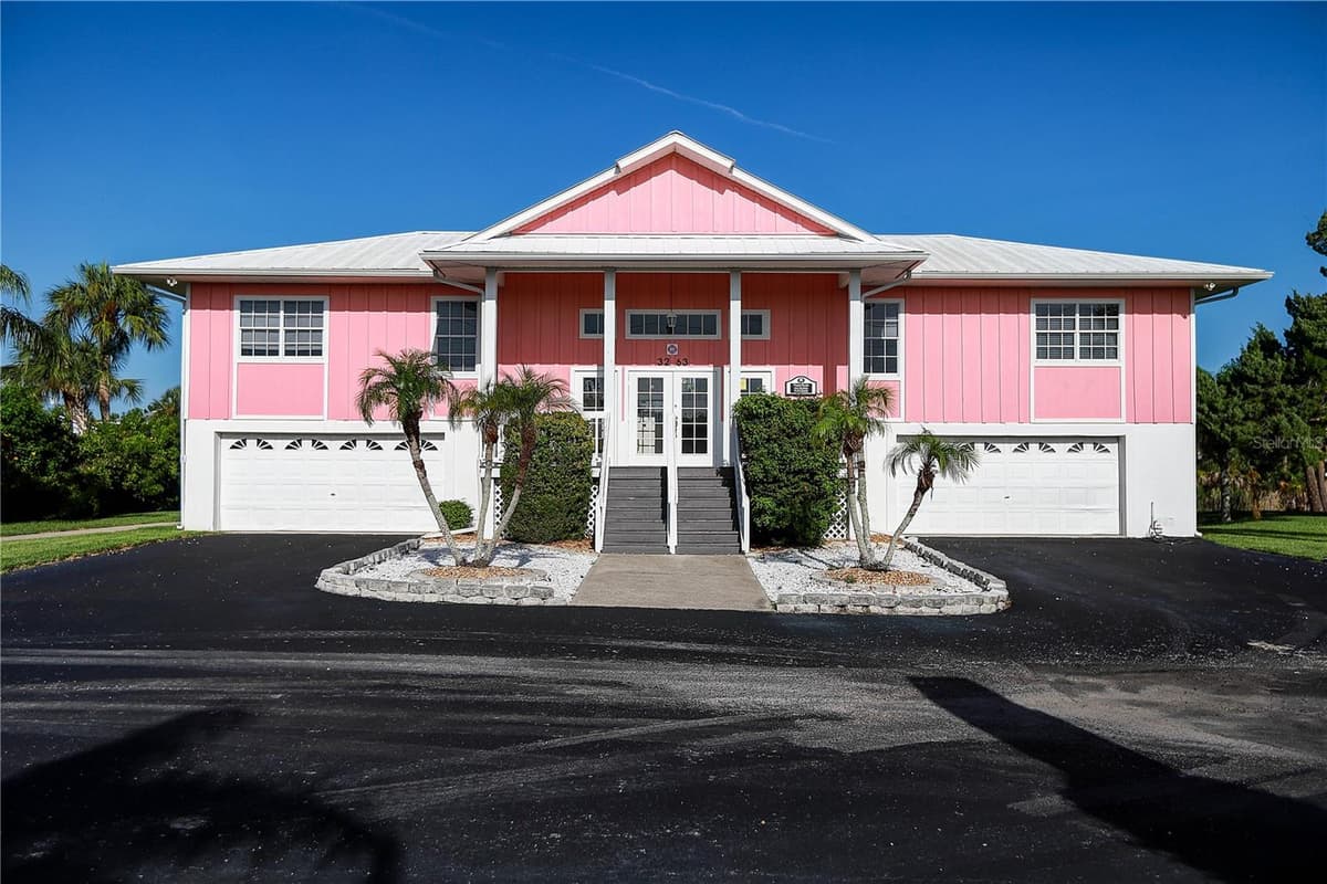 3263 SHOAL LINE BOULEVARD — photo 1 of 46