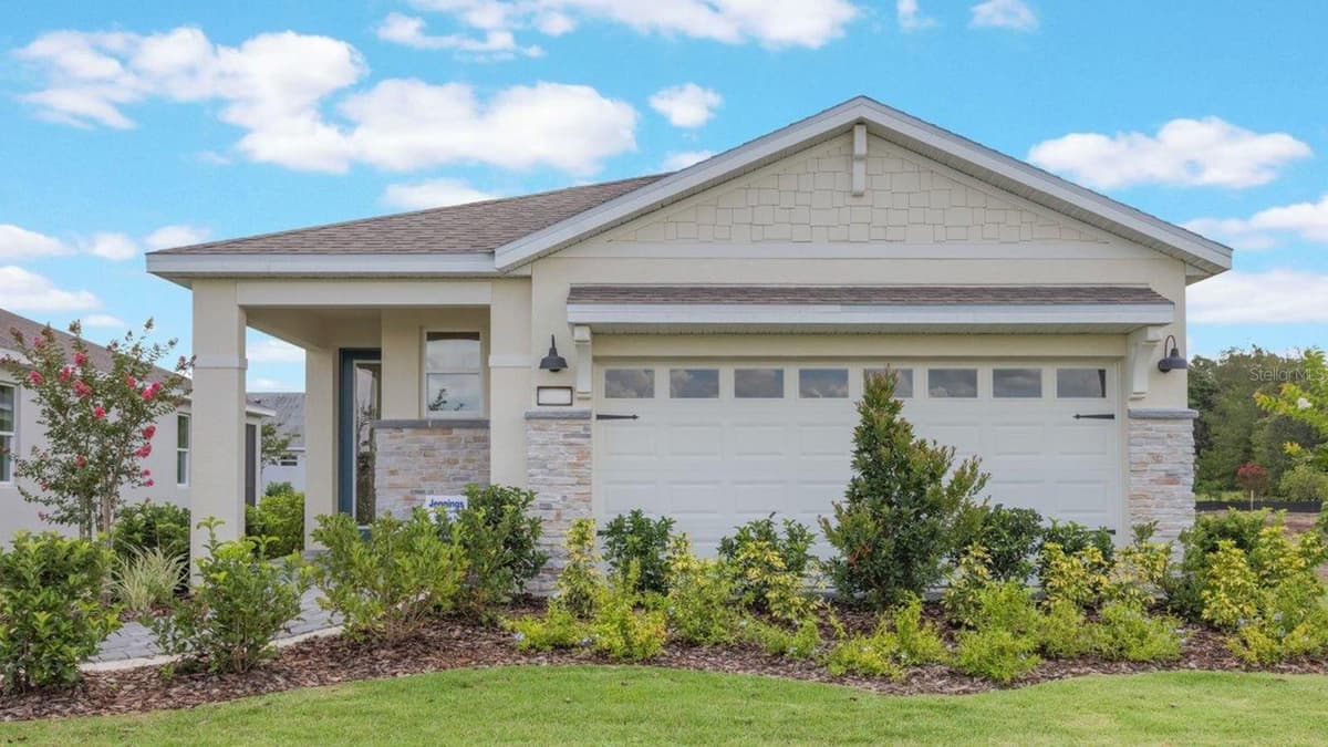 3953 KENNEBUNK LOOP — photo 1 of 36