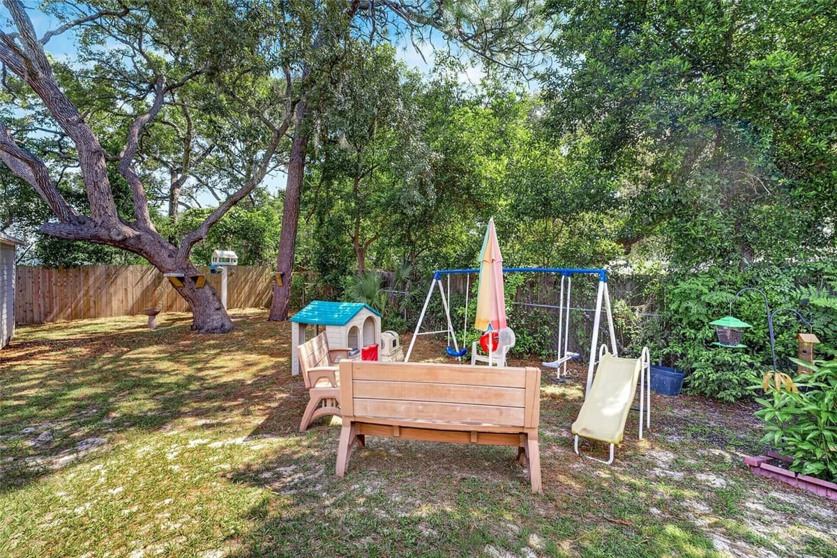 5579 PINE CIRCLE — photo 31 of 35
