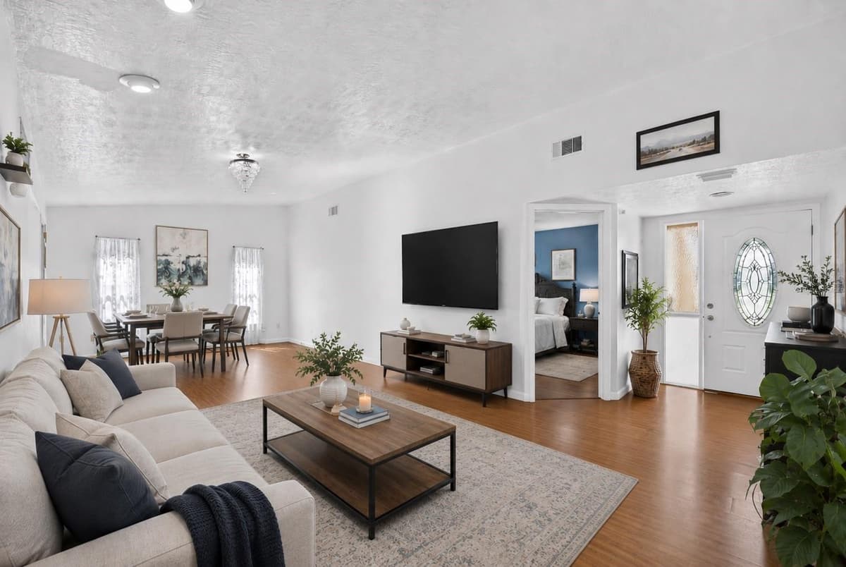 5579 PINE CIRCLE — photo 4 of 35