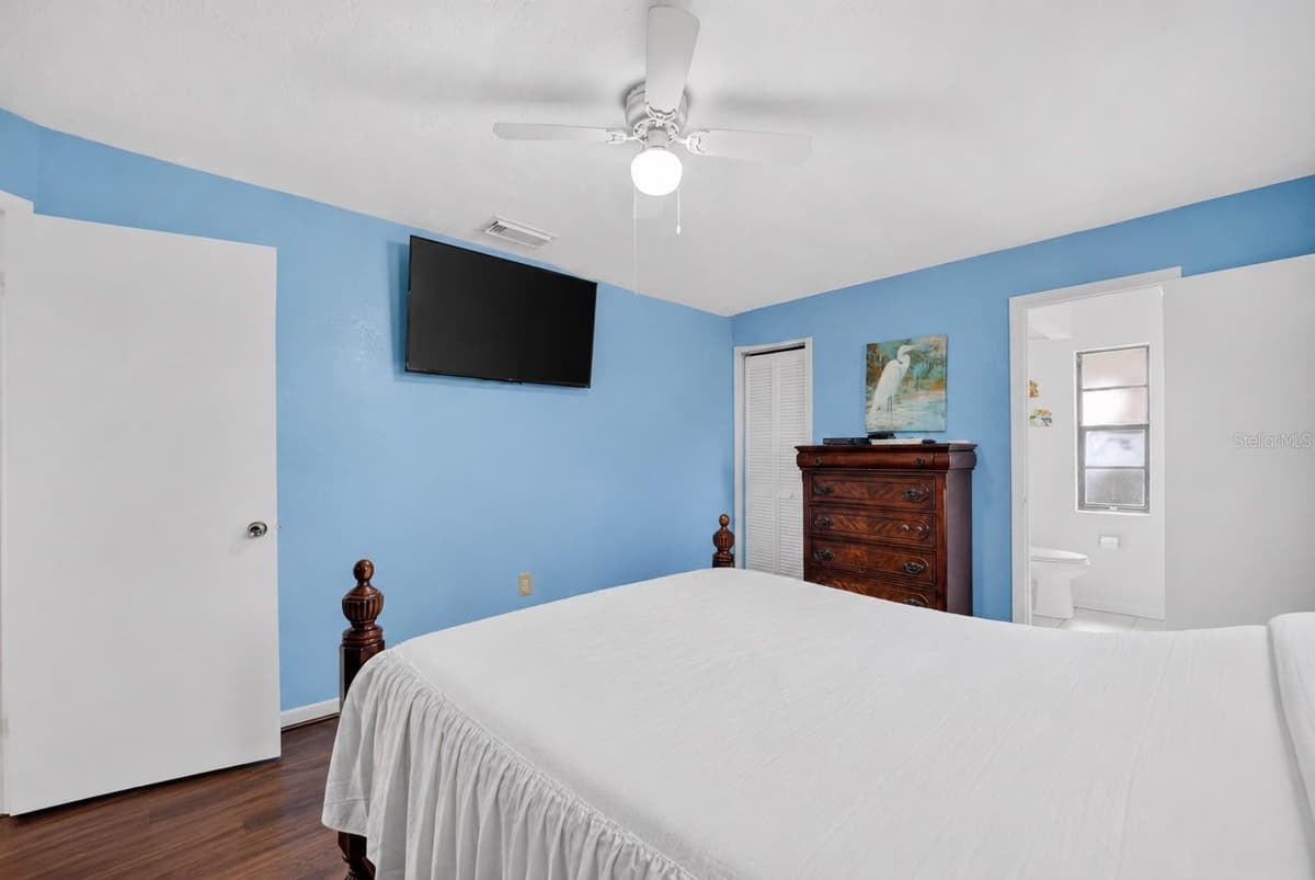 5579 PINE CIRCLE — photo 14 of 35