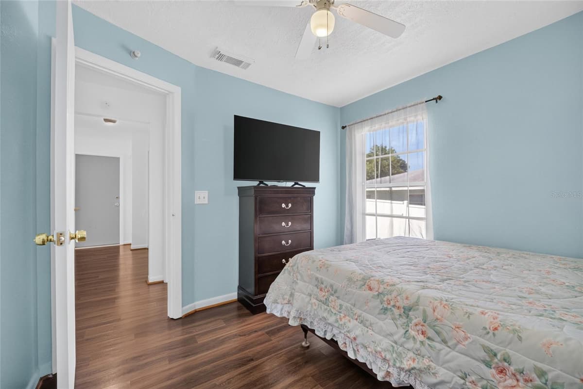 5579 PINE CIRCLE — photo 16 of 35