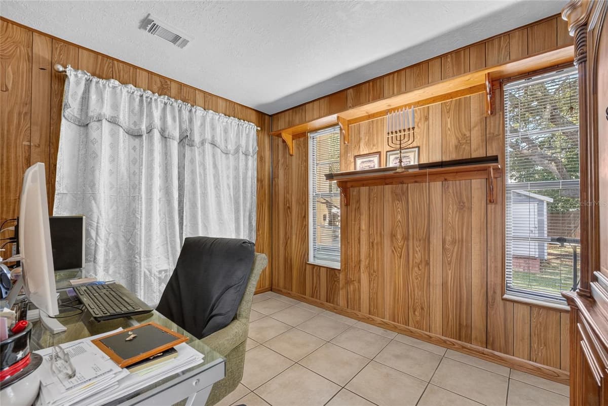 5579 PINE CIRCLE — photo 21 of 35