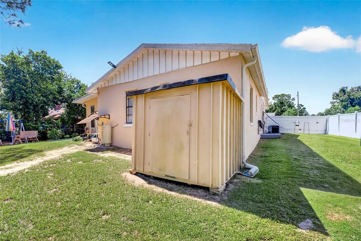 5579 PINE CIRCLE — photo 30 of 35