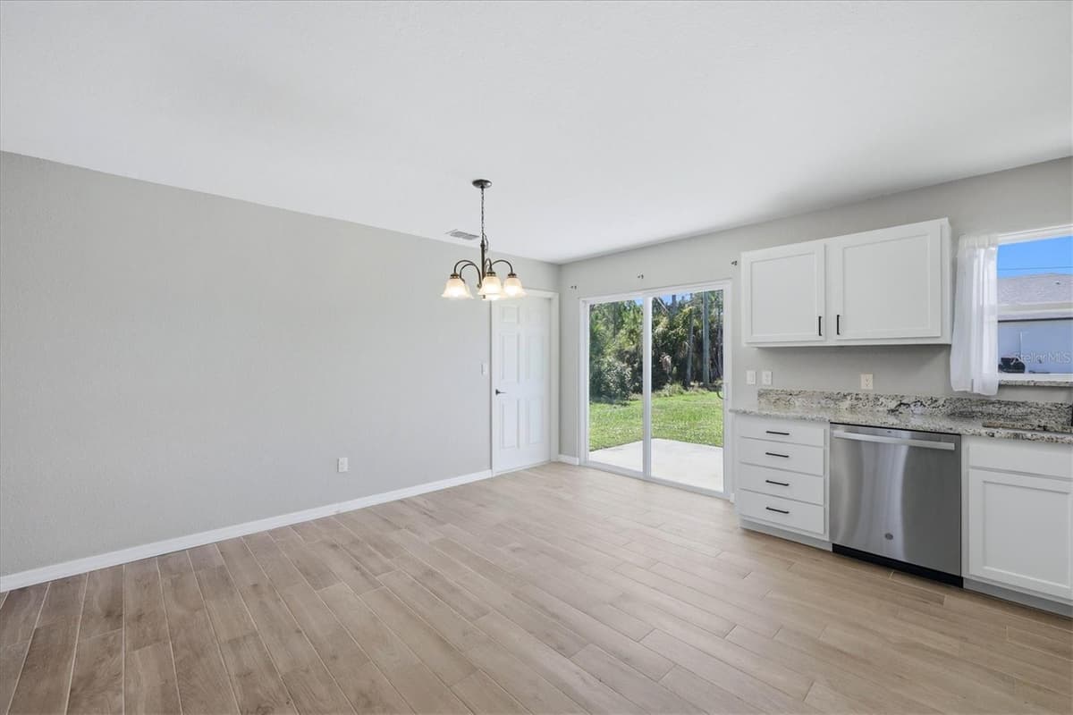 10453 REIMS AVENUE — photo 13 of 32