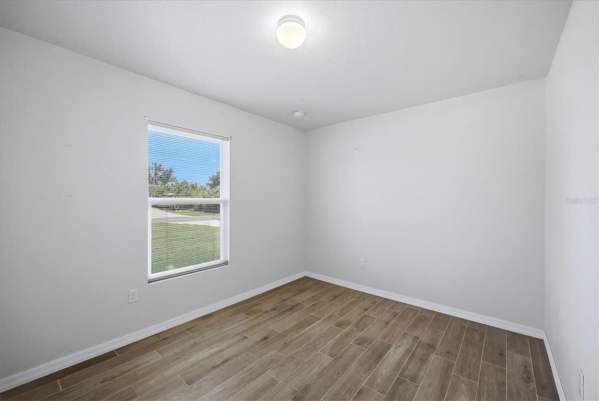 10453 REIMS AVENUE — photo 21 of 32