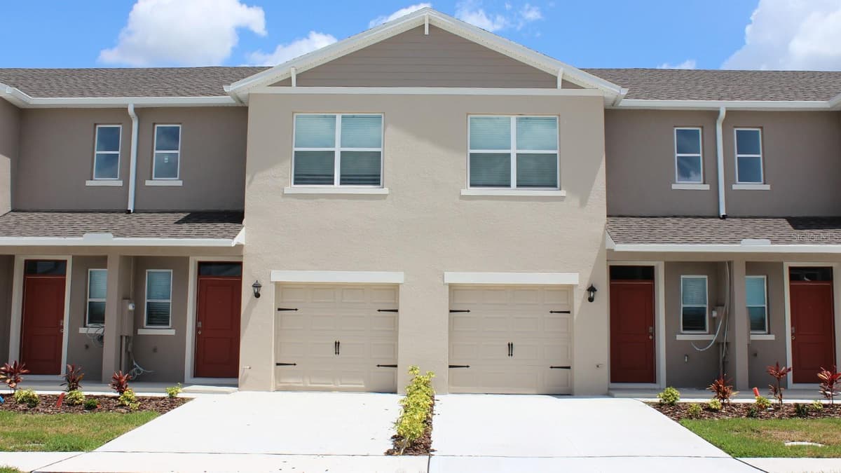 4288 BUTTERSCOTCH CIRCLE — photo 1 of 30