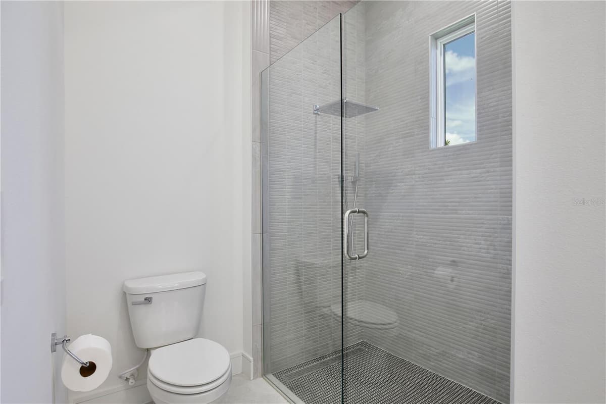3008 KENSINGTON AVENUE — photo 33 of 70