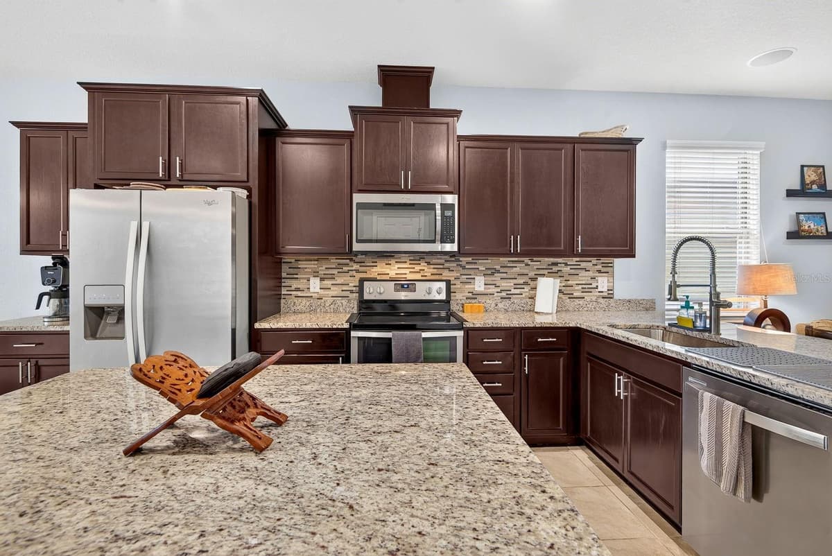 1407 CUSTER BAYOU STREET — photo 15 of 61