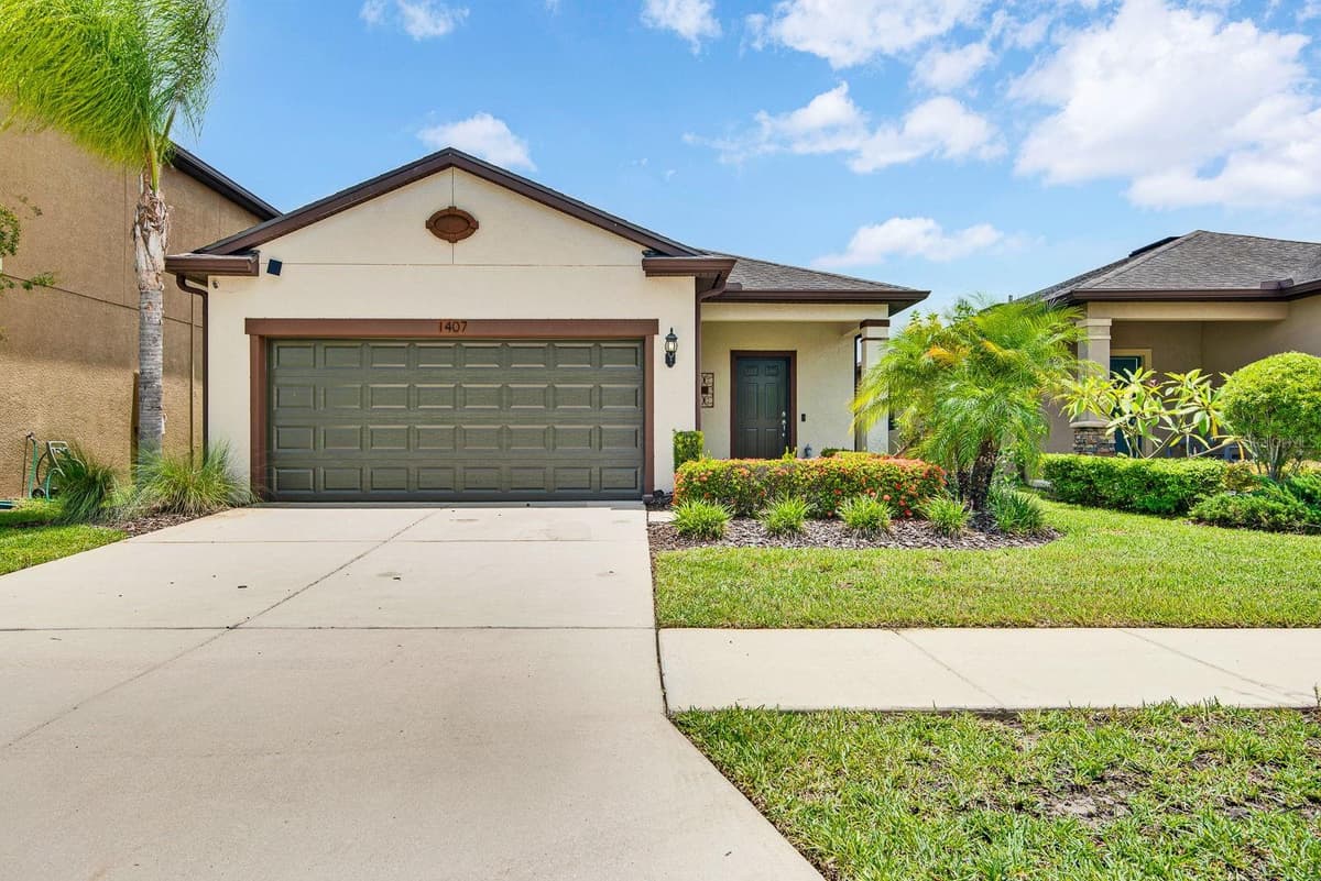 1407 CUSTER BAYOU STREET — photo 1 of 61