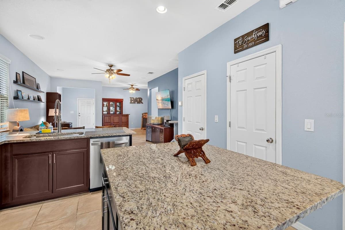 1407 CUSTER BAYOU STREET — photo 14 of 61