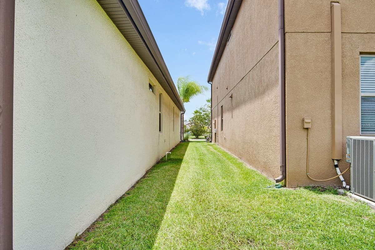 1407 CUSTER BAYOU STREET — photo 47 of 61