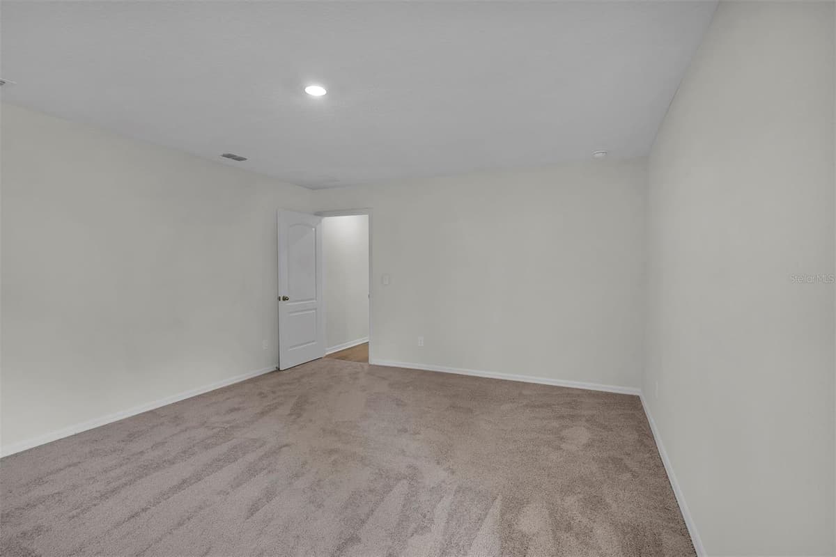 19 PINEAPPLE DRIVE — photo 11 of 20