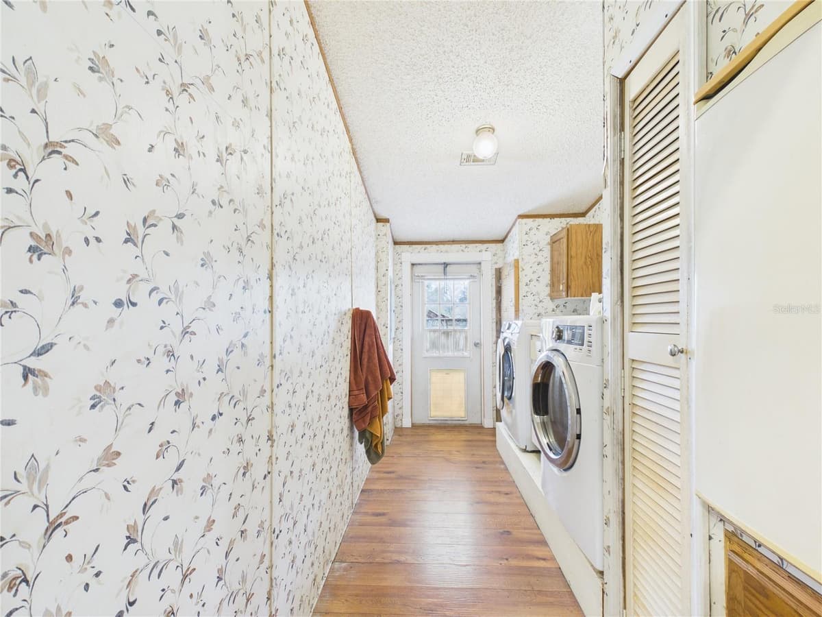 7085 RHODER POINT — photo 12 of 23