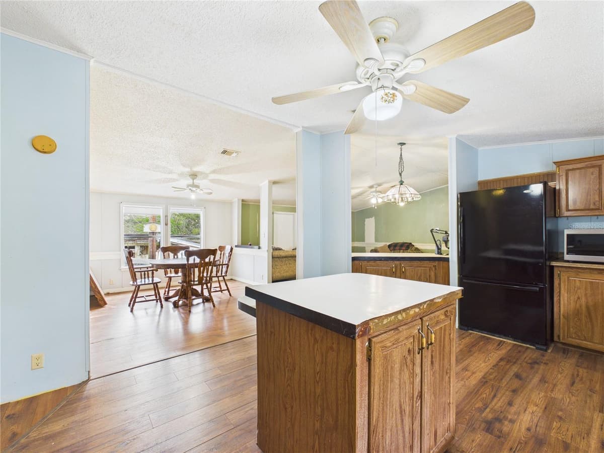 7085 RHODER POINT — photo 3 of 23