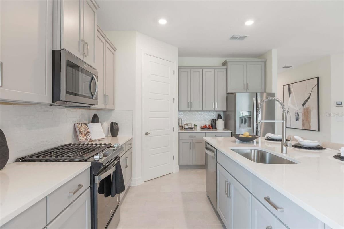 3949 KENNEBUNK LOOP — photo 14 of 36