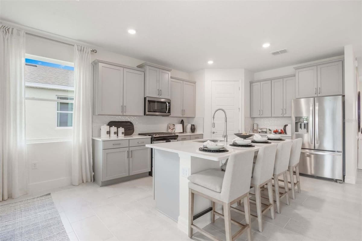 3949 KENNEBUNK LOOP — photo 15 of 36