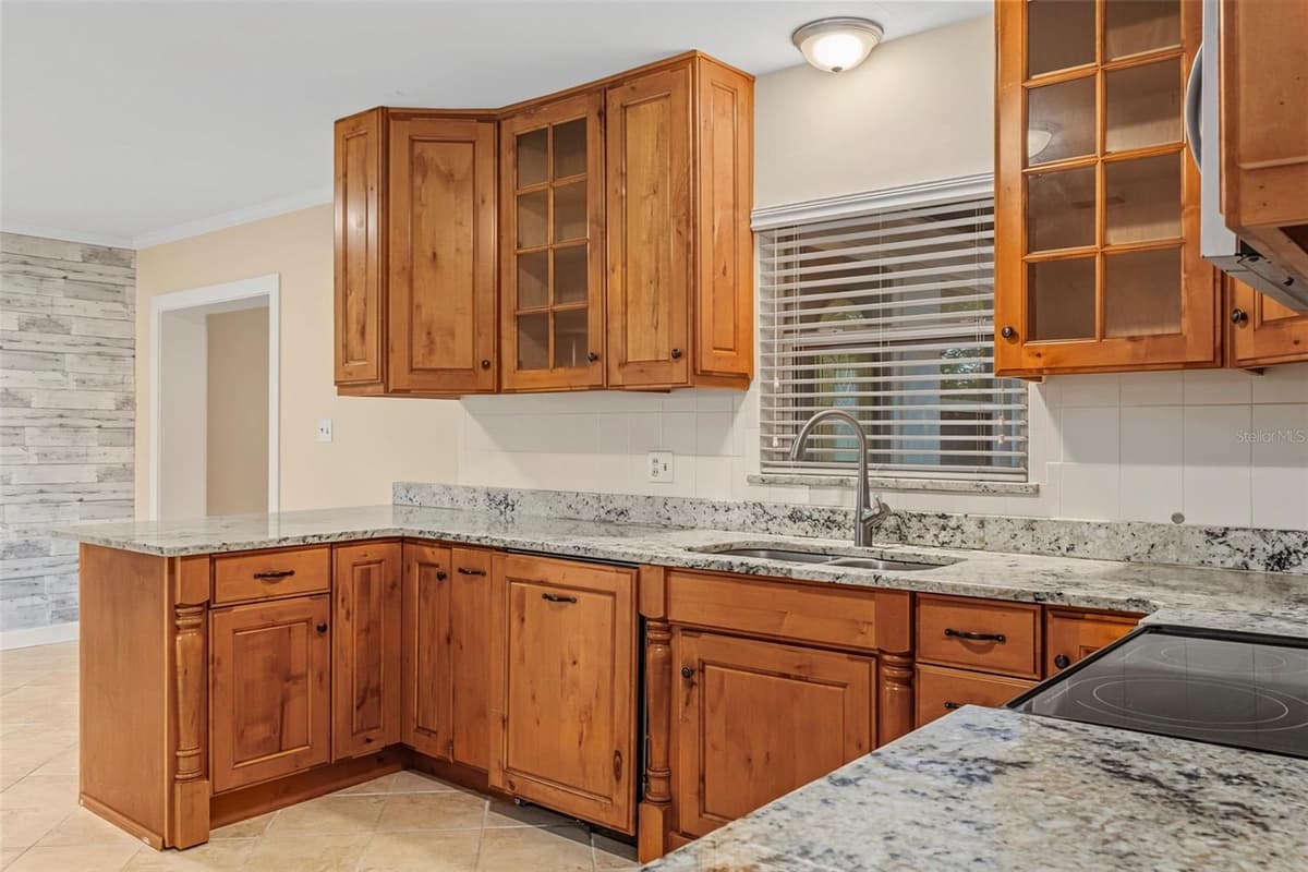 409 GULLEY AVENUE — photo 12 of 34
