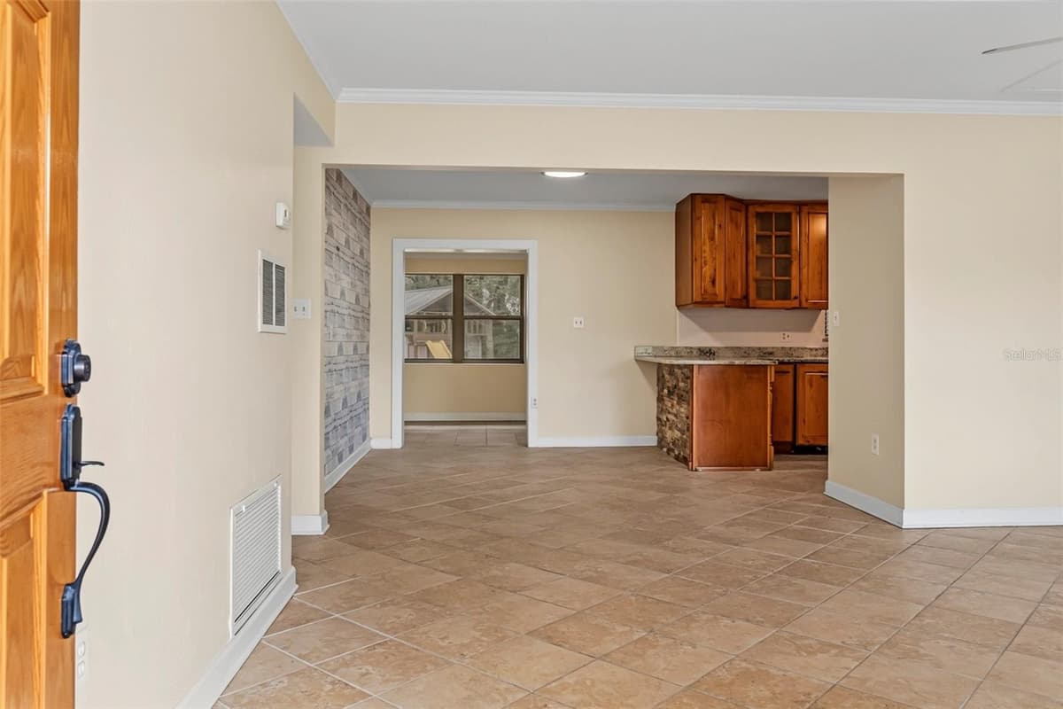 409 GULLEY AVENUE — photo 3 of 34