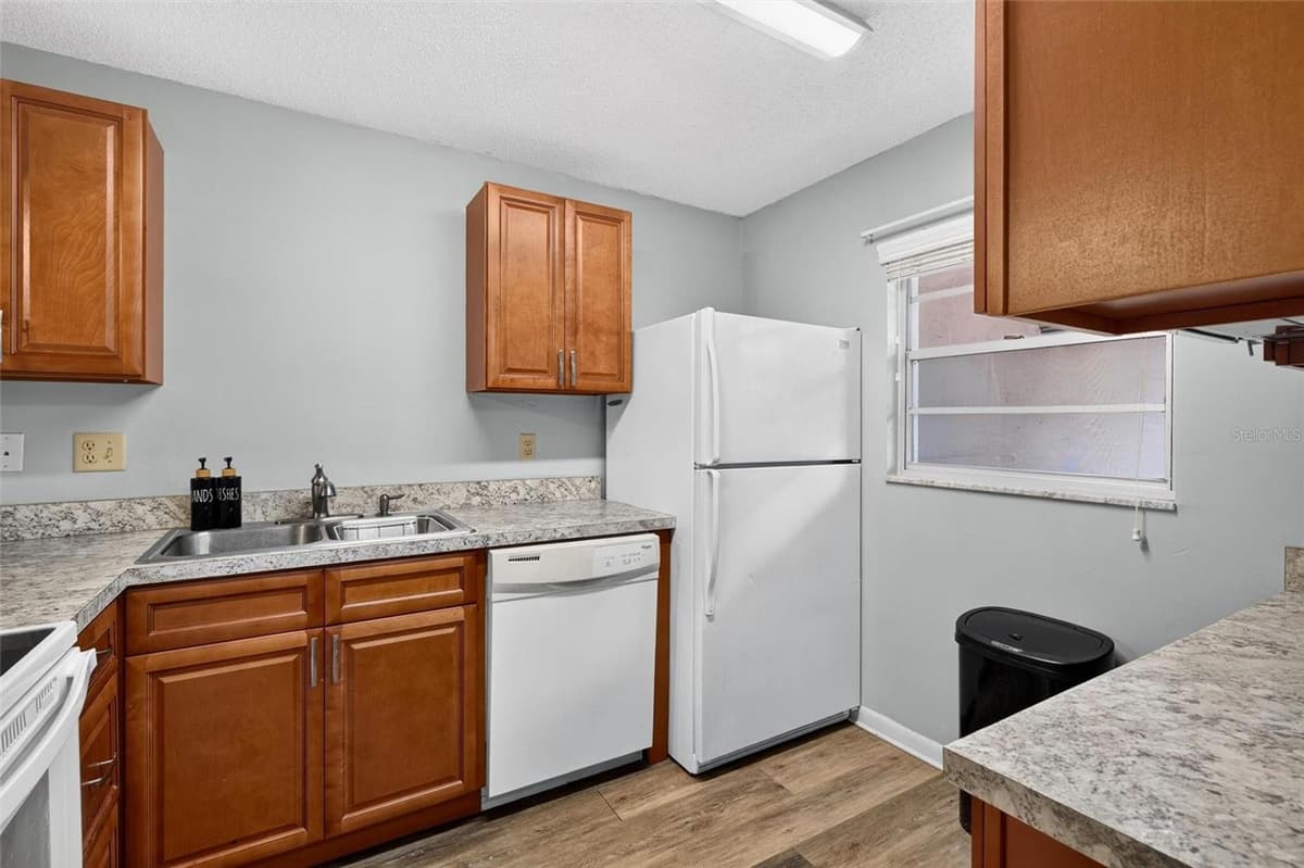 640 NOVA ROAD — photo 8 of 30