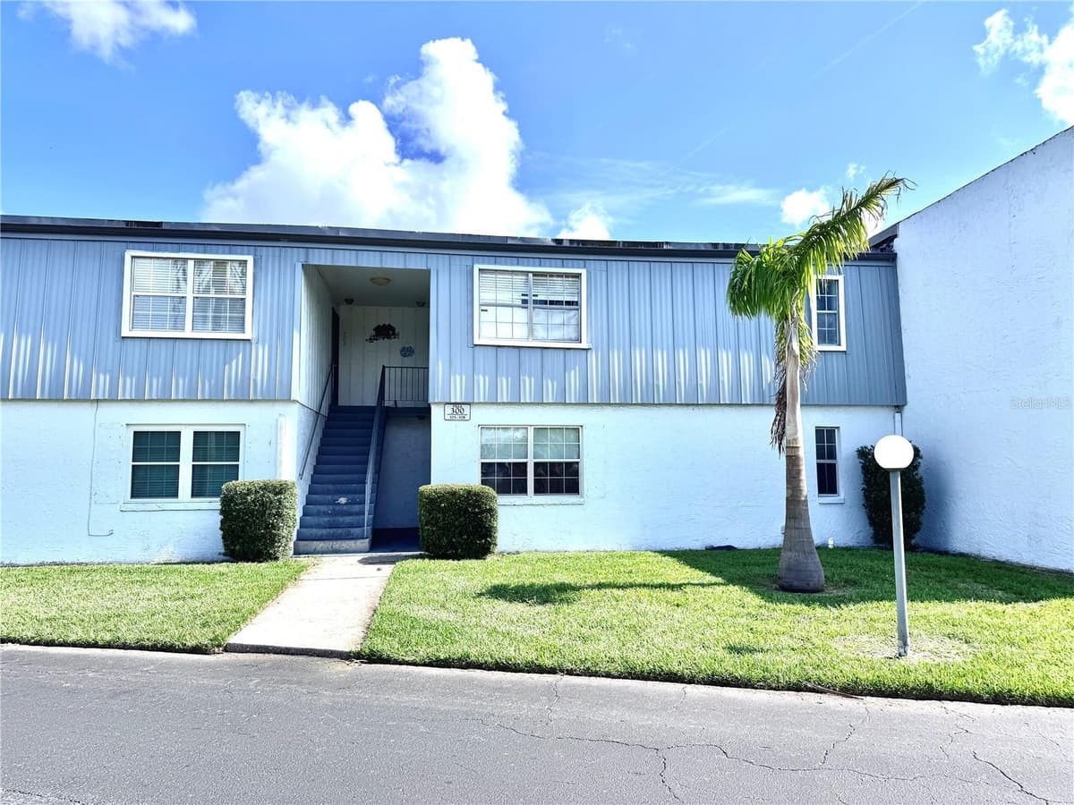1000 SEMORAN BOULEVARD — photo 1 of 22