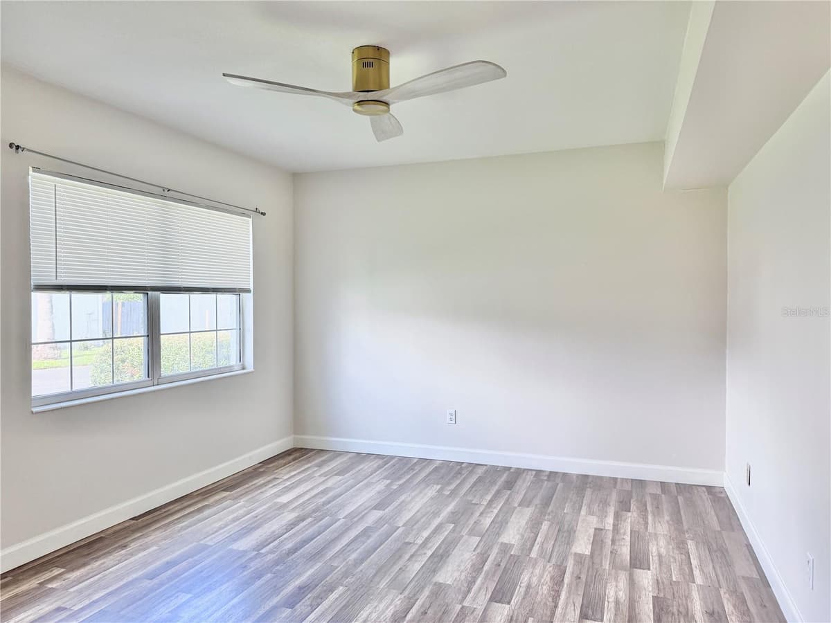 1000 SEMORAN BOULEVARD — photo 12 of 22