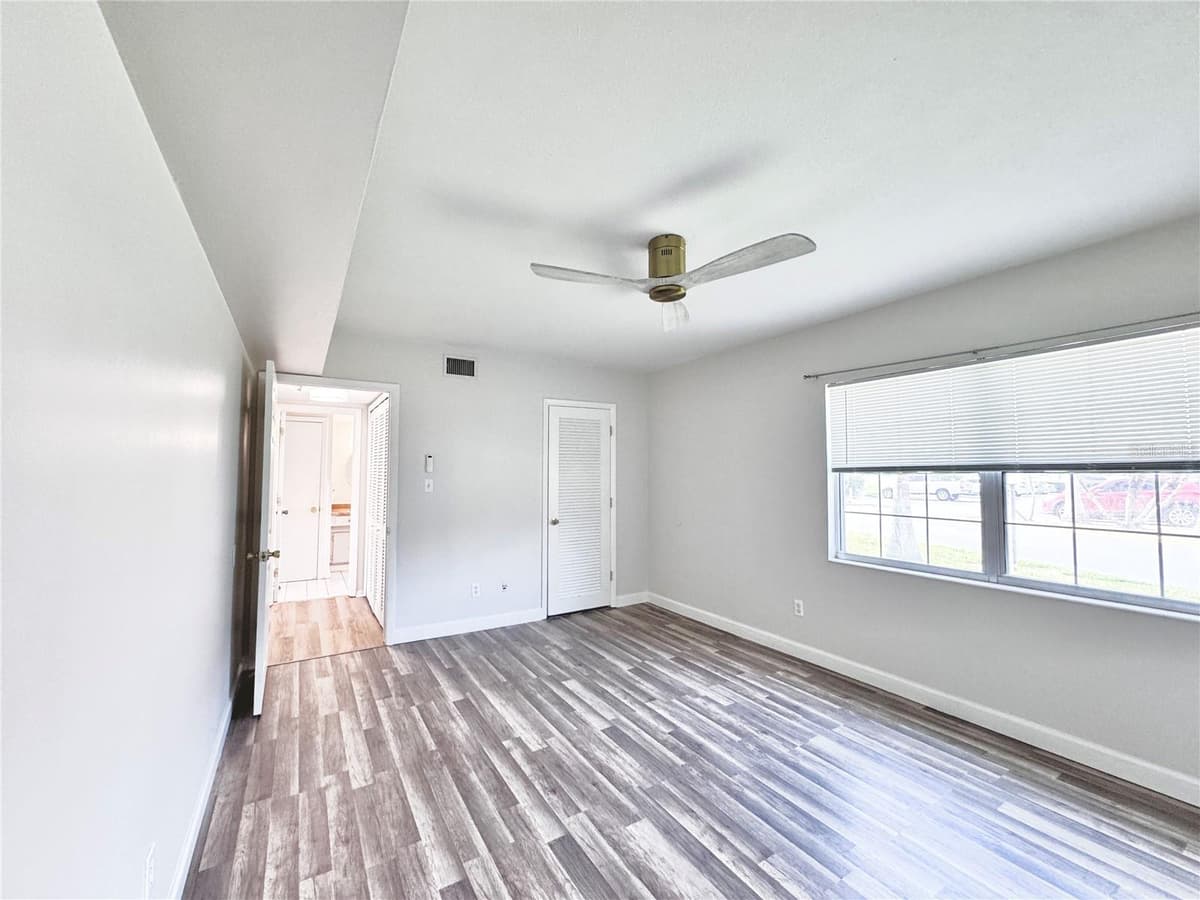 1000 SEMORAN BOULEVARD — photo 13 of 22
