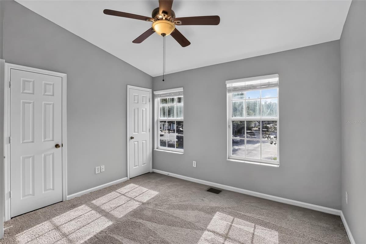 866 VINELAND PLACE — photo 18 of 30