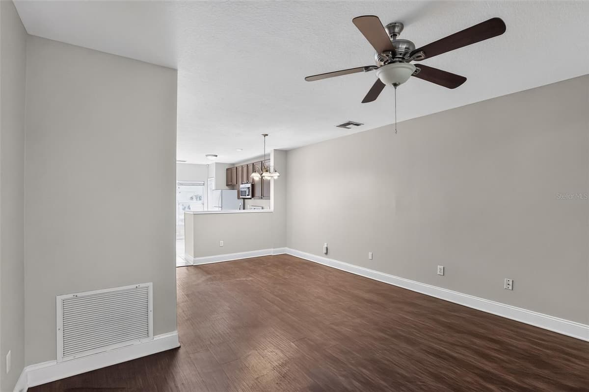 866 VINELAND PLACE — photo 9 of 30