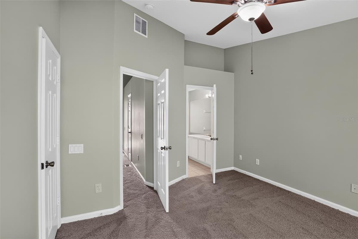 866 VINELAND PLACE — photo 14 of 30