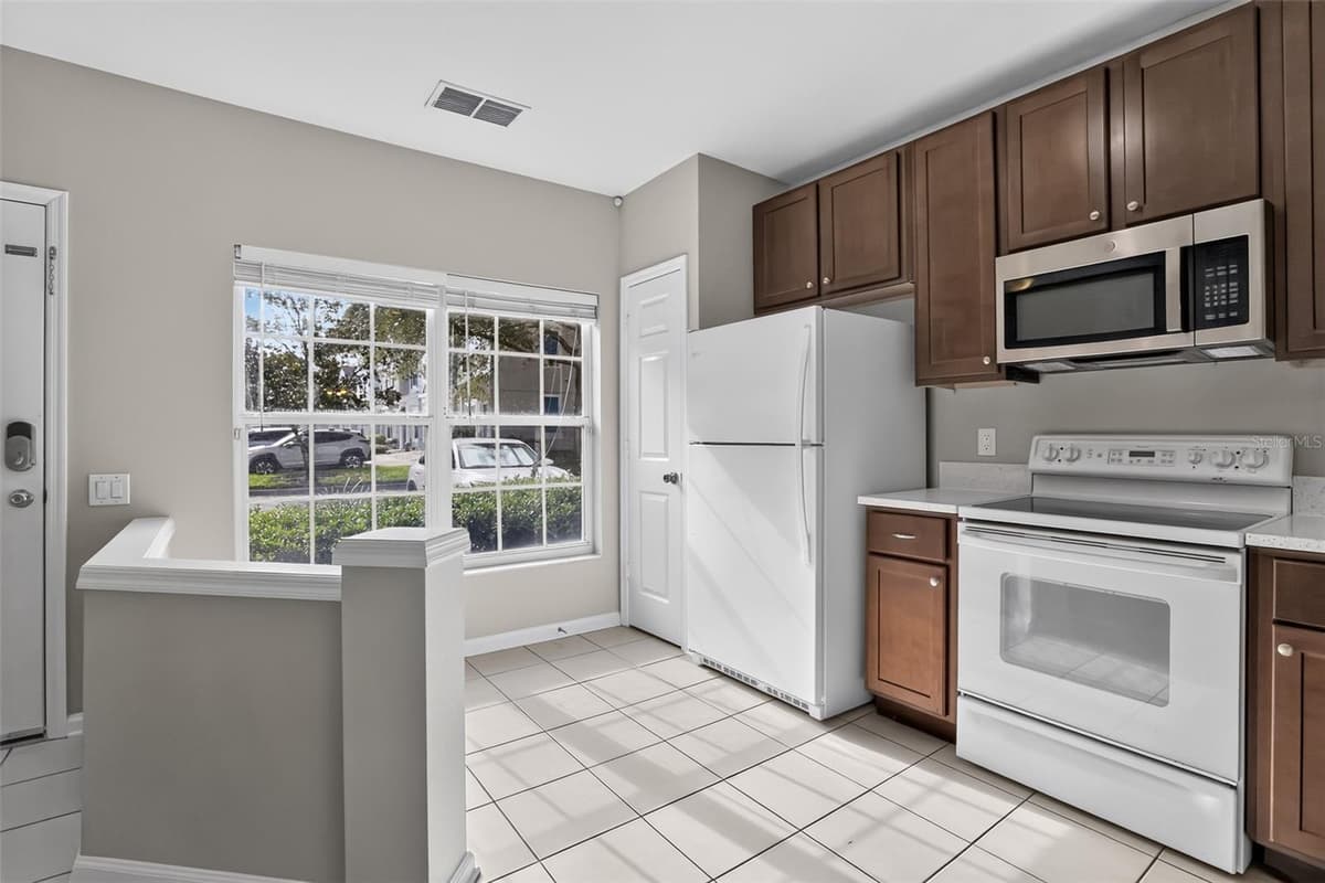 866 VINELAND PLACE — photo 7 of 30
