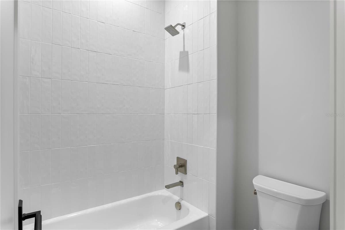 5003 POE AVENUE — photo 63 of 81