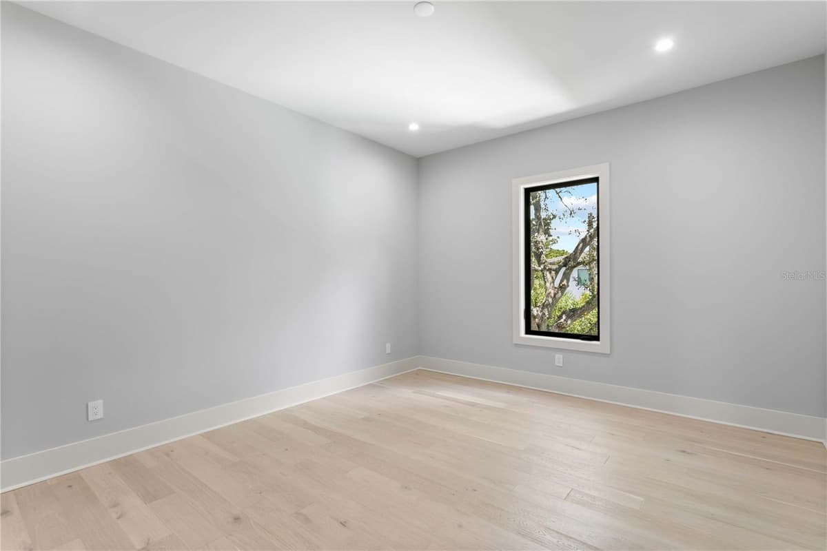 5003 POE AVENUE — photo 67 of 81