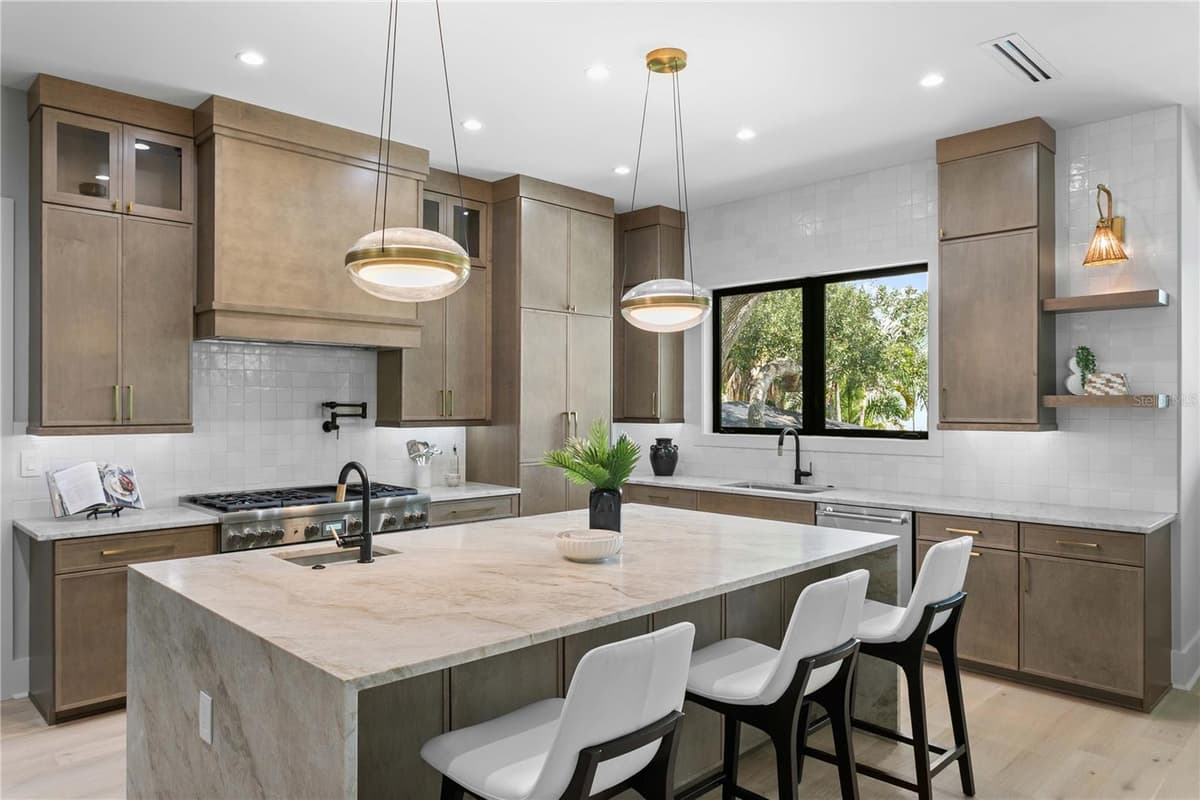 5003 POE AVENUE — photo 33 of 81
