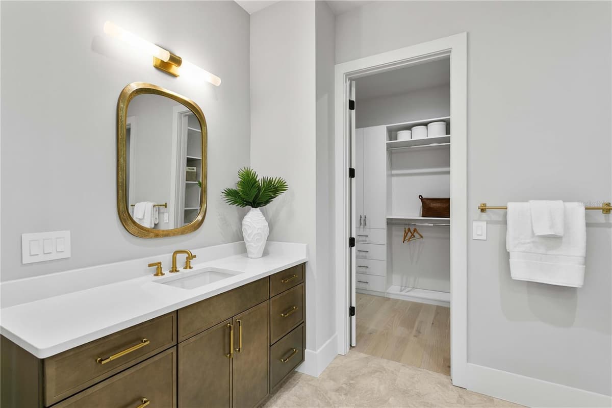 5003 POE AVENUE — photo 54 of 81