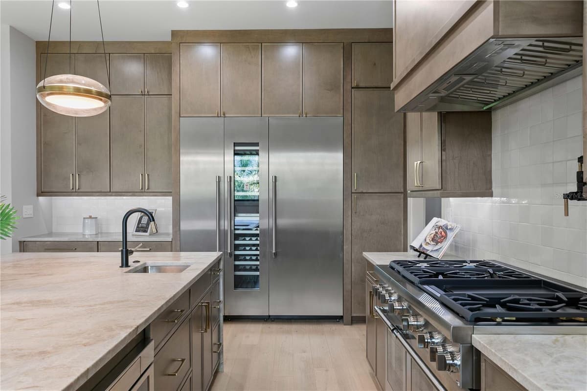 5003 POE AVENUE — photo 36 of 81