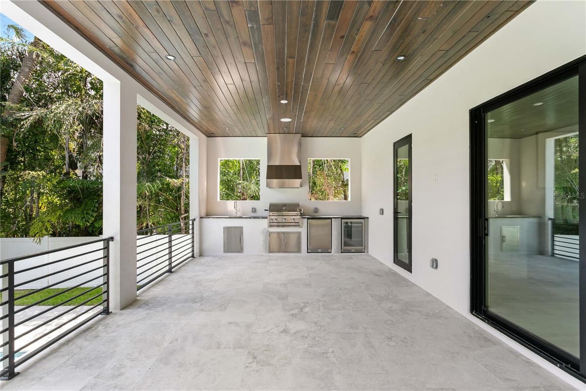 5003 POE AVENUE — photo 73 of 81