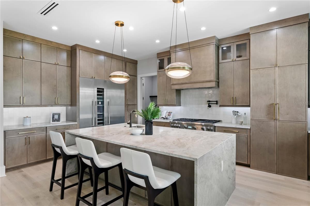 5003 POE AVENUE — photo 32 of 81
