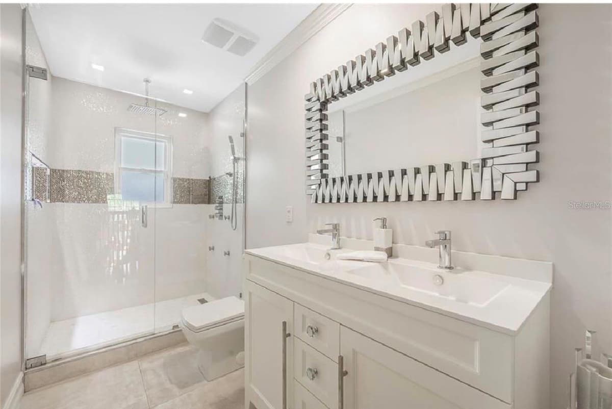 6527 BAYBORO COURT — photo 13 of 37
