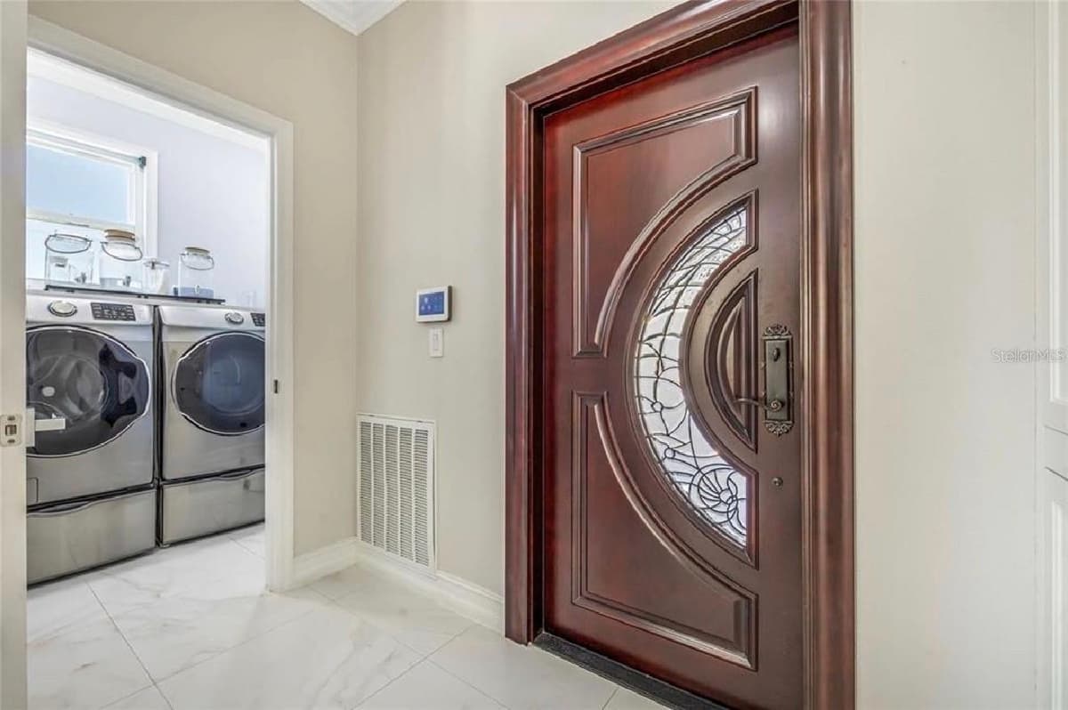 6527 BAYBORO COURT — photo 19 of 37