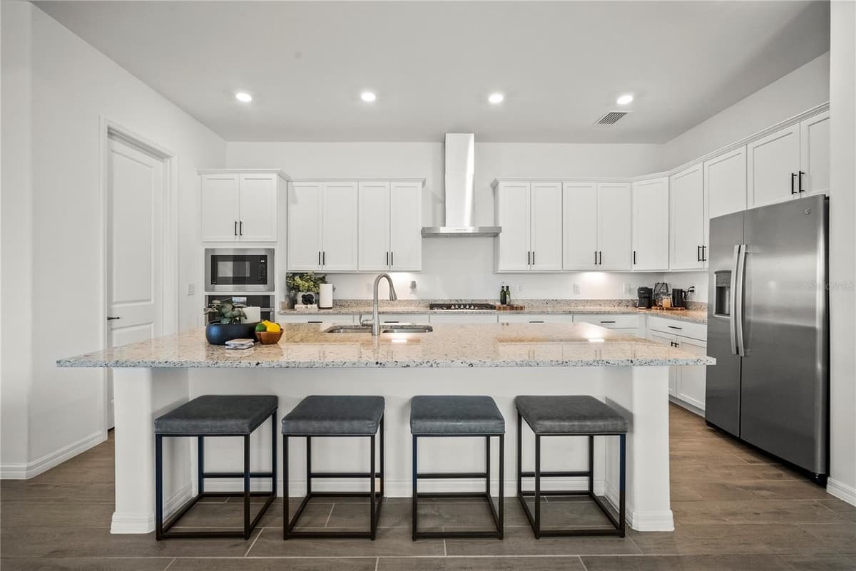 15916 SUGAR HILL DRIVE — photo 7 of 47