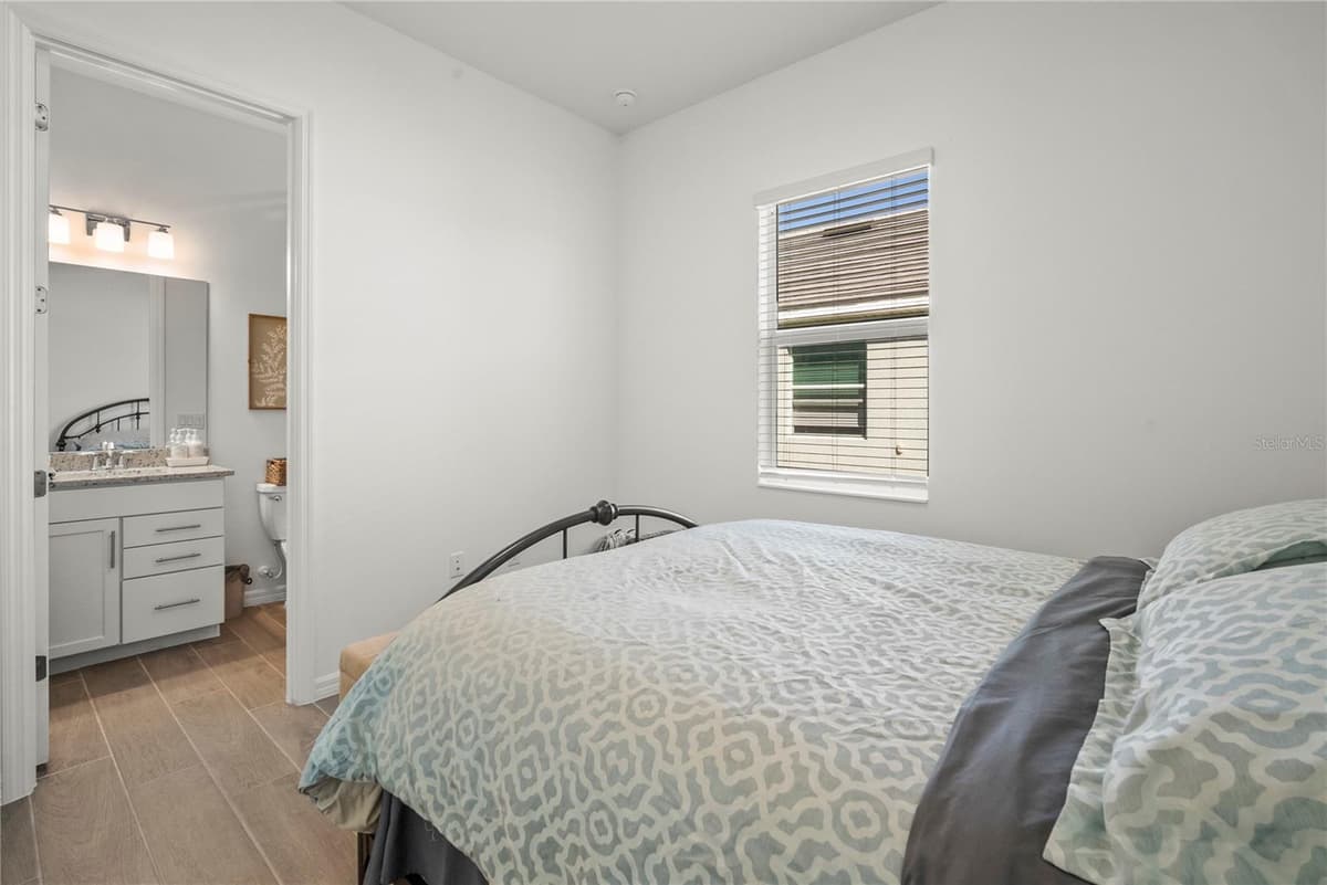 15916 SUGAR HILL DRIVE — photo 25 of 47
