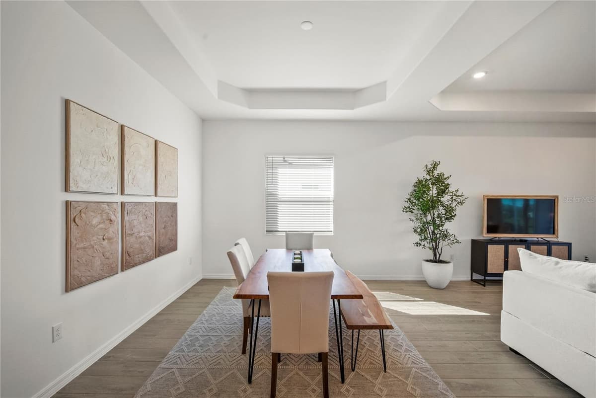 15916 SUGAR HILL DRIVE — photo 4 of 47